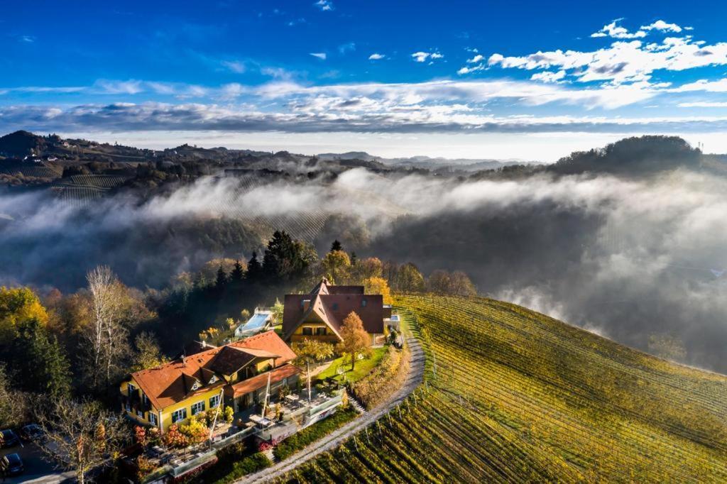 فندق Weingut Essgut Schlafgut Sabathihof-Dillinger Glanz an der Weinstraße المظهر الخارجي الصورة